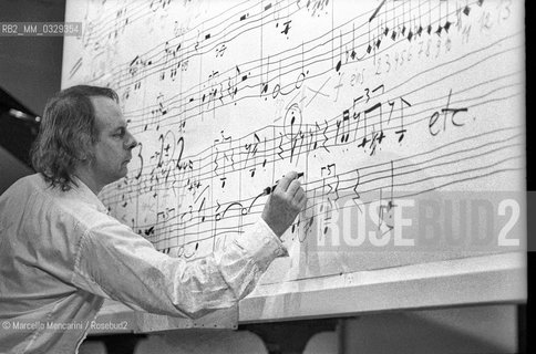 Rome, 1980. German composer Karlheinz Stockhausen during a workshop / Roma, 1980. Il compositore Karlheinz Stockhausen durante una lezione - ©Marcello Mencarini/Rosebud2