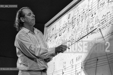 Rome, 1980. German composer Karlheinz Stockhausen during a workshop / Roma, 1980. Il compositore Karlheinz Stockhausen durante una lezione - ©Marcello Mencarini/Rosebud2