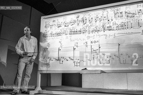 Rome, 1980. German composer Karlheinz Stockhausen during a workshop / Roma, 1980. Il compositore Karlheinz Stockhausen durante una lezione - ©Marcello Mencarini/Rosebud2