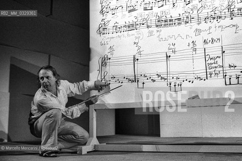 Rome, 1980. German composer Karlheinz Stockhausen during a workshop / Roma, 1980. Il compositore Karlheinz Stockhausen durante una lezione - ©Marcello Mencarini/Rosebud2