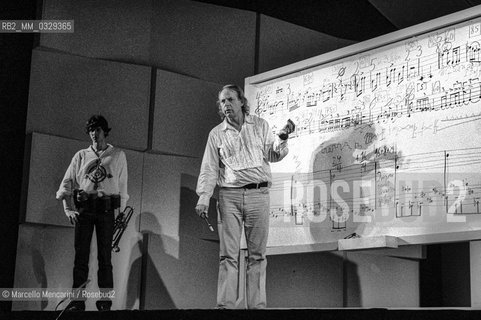 Rome, 1980. German composer Karlheinz Stockhausen and his son Markus during a workshop / Roma, 1980. Il compositore Karlheinz Stockhausen e suo figlio Markus durante una lezione - ©Marcello Mencarini/Rosebud2