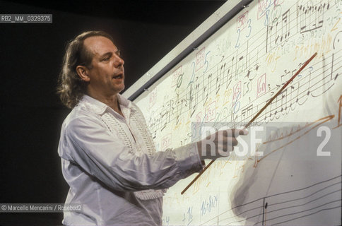 Rome, 1980. German composer Karlheinz Stockhausen during a workshop / Roma, 1980. Il compositore Karlheinz Stockhausen durante una lezione - ©Marcello Mencarini/Rosebud2