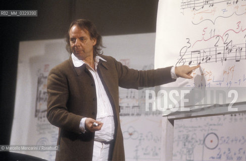 Rome, 1980. German composer Karlheinz Stockhausen during a workshop / Roma, 1980. Il compositore Karlheinz Stockhausen durante una lezione - ©Marcello Mencarini/Rosebud2