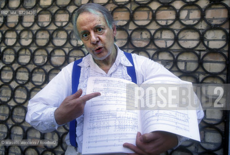 Venice, 1995. German composer Karlheinz Stockhausen holding a score of his electronic-music composition Oktophonie / Venezia, 1995. Il compositore Karlheinz Stockhausen con uno spartito della sua opera Oktophonie - ©Marcello Mencarini/Rosebud2