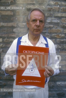 Venice, 1995. German composer Karlheinz Stockhausen holding a score of his electronic-music composition Oktophonie / Venezia, 1995. Il compositore Karlheinz Stockhausen con uno spartito della sua opera Oktophonie - ©Marcello Mencarini/Rosebud2