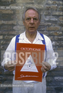 Venice, 1995. German composer Karlheinz Stockhausen holding a score of his electronic-music composition Oktophonie / Venezia, 1995. Il compositore Karlheinz Stockhausen con uno spartito della sua opera Oktophonie - ©Marcello Mencarini/Rosebud2