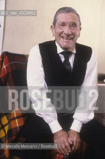 Rome, Eliseo Theater, 1984. Actor Paolo Stoppa in his dressing room before performing in Il biglietto a sonagli (The cap and bells) by Luigi Pirandello, directed by Luigi Squarzina / Roma, Teatro Eliseo, 1984. Lattore Paolo Stoppa prima di entrare in scena nel Berretto a sonagli di Luigi Pirandello diretto da Luigi Squarzina - ©Marcello Mencarini/Rosebud2