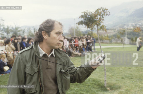 Laquila, about 1985. Director of photography Vittorio Storaro holds a workshop at the Festival Una città in cinema (a Town in Cinema) / LAquila, 1985 circa. Il direttore della fotografia Vittorio Storaro durante un workshop al Festival Una città in Cinema - ©Marcello Mencarini/Rosebud2