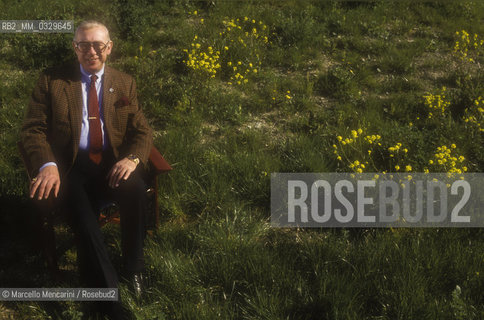 German actor Horst Tappert -famous as Inspector Derrick- at the TV movie Festival Umbria Fiction, 1991 / Lattore Horst Tappert -famoso nel ruolo dellispettore Derrick- alla rassegna di film per la TV Umbria Fiction, 1991 - ©Marcello Mencarini/Rosebud2