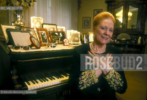 Milan, 1995. Italian soprano Renata Tebaldi in her house / Milano, 1995. Il soprano Renata Tebaldi nella sua casa - ©Marcello Mencarini/Rosebud2