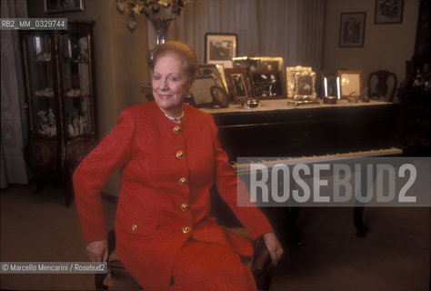 Milan, 1995. Italian soprano Renata Tebaldi in her house / Milano, 1995. Il soprano Renata Tebaldi nella sua casa - ©Marcello Mencarini/Rosebud2