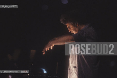 Rome, Baths of Caracalla, 1991. Greek composer Mikis Theodorakis performing a rehearsal / Roma, Terme di Caracalla, 1991. Il compositore greco Mikis Theodorakis dirige una prova - ©Marcello Mencarini/Rosebud2