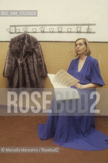 Italian pianist Maria Tipo in her dressing room (about 1983) / La pianista Maria Tipo nel suo camerino (1983 circa) - ©Marcello Mencarini/Rosebud2