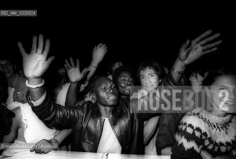 Rome, 1980. Audience at the concert of reggae musician Peter Tosh / Roma, 1980. Pubblico al concerto del cantante reggae Peter Tosh - ©Marcello Mencarini/Rosebud2