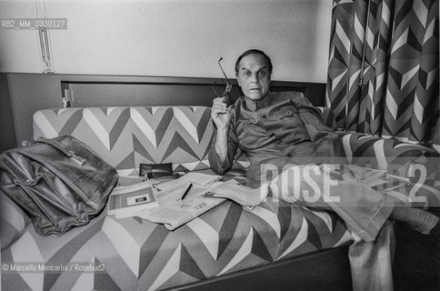 Venice Lido, Venice Film Festival 1981. Italian journalist, art critic and politician Antonello Trombadori in his hotel room / Lido di Venezia, Mostra del Cinema di Venezia 1981. Il giornalista, critico darte e politico Antonello Trombadori nella sua camera dalbergo - ©Marcello Mencarini/Rosebud2