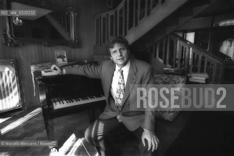 Busto Arsizio ( Milano). Italian violinist Uto Ughi in his house / Busto Arsizio (Milano). Il violinista Uto Ughi nella sua casa - ©Marcello Mencarini/Rosebud2