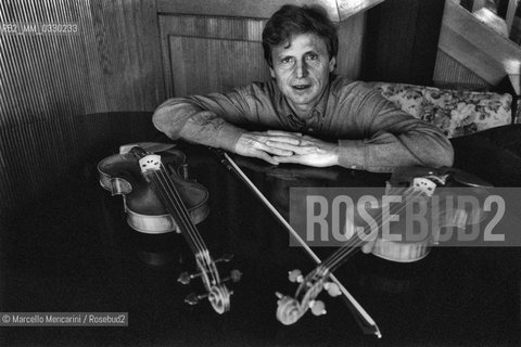 Busto Arsizio ( Milano). Italian violinist Uto Ughi in his house / Busto Arsizio (Milano). Il violinista Uto Ughi nella sua casa - ©Marcello Mencarini/Rosebud2