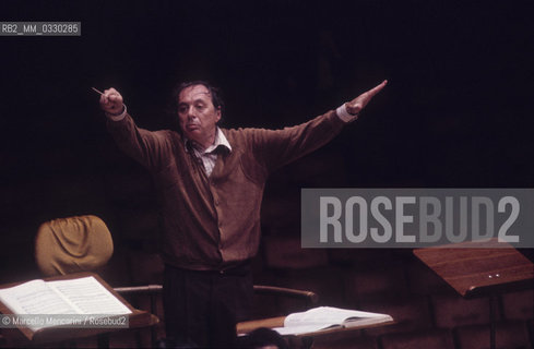 Italian conductor Pierluigi Urbini (about 1985) / Il direttore dorchestra Pierluigi Urbini (1985 circa) - ©Marcello Mencarini/Rosebud2