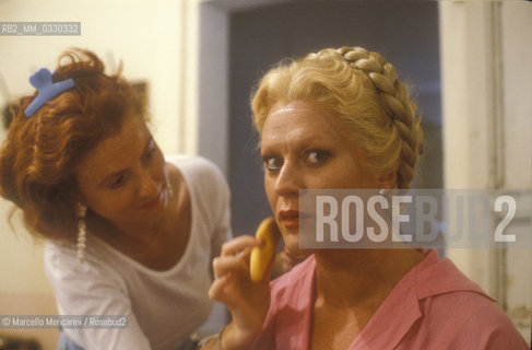 Italian mezzo-soprano opera singer Lucia Valentini Terrani in her dressing room (about 1985) / Il mezzo soprano Lucia Valentini Terrani nel suo camerino (1985 circa) - ©Marcello Mencarini/Rosebud2