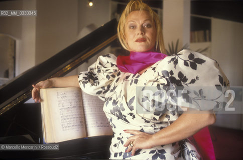 Padua, 1991. Italian mezzo-soprano Lucia Valentini Terrani in her house / Padova, 1991. Il mezzo soprano Lucia Valentini Terrani nella sua casa - ©Marcello Mencarini/Rosebud2