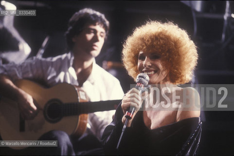 Italian pop singer Ornella Vanoni performing (1985) / La cantante Ornella Vanoni in concerto (1985) - ©Marcello Mencarini/Rosebud2