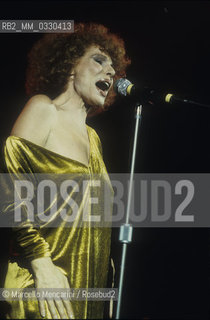 Italian pop singer Ornella Vanoni performing (1985) / La cantante Ornella Vanoni in concerto (1985) - ©Marcello Mencarini/Rosebud2