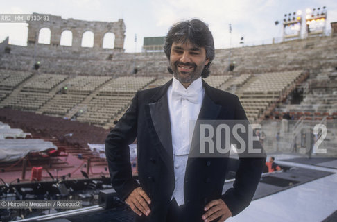 Verona Arena, summer 1999. Tenor Andrea Bocelli before performing in The Merry Widow by Franz Lerhar, directed by Beni Montresor / Arena di Verona, estate 1999. Il tenore Andrea Bocelli prima di esibirsi in La vedova allegra di Franz Lehar, con la regia di Beni Montresor - ©Marcello Mencarini/Rosebud2