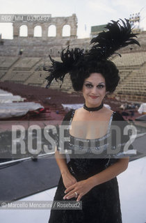 Verona Arena, summer 1999. Soprano Cecilia Gasdia before performing in The Merry Widow by Franz Lerhar, directed by Beni Montresor / Arena di Verona, estate 1999. Il soprano Cecilia Gasdia prima di esibirsi in La vedova allegra di Franz Lehar, con la regia di Beni Montresor - ©Marcello Mencarini/Rosebud2