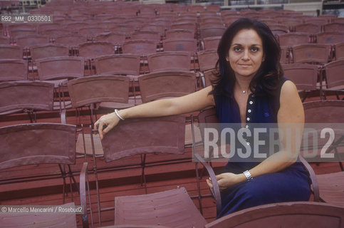 Verona Arena, summer 1999. Soprano Cecilia Gasdia before a rehearsal of The Merry Widow by Franz Lerhar, directed by Beni Montresor / Arena di Verona, estate 1999. Il soprano Cecilia Gasdia prima di una prova de La vedova allegra di Franz Lehar, con la regia di Beni Montresor - ©Marcello Mencarini/Rosebud2