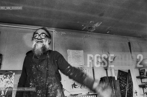 Venice, 1981. Italian painter Emilio Vedova in his studio / Venezia, 1981. Il pittore Emilio Vedova nel suo studio - ©Marcello Mencarini/Rosebud2