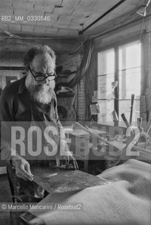 Venice, 1981. Italian painter Emilio Vedova in his studio / Venezia, 1981. Il pittore Emilio Vedova nel suo studio - ©Marcello Mencarini/Rosebud2