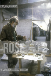 Venice, 1981. Italian painter Emilio Vedova in his studio / Venezia, 1981. Il pittore Emilio Vedova nel suo studio - ©Marcello Mencarini/Rosebud2