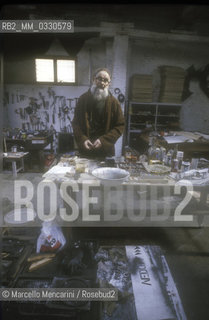 Venice, 1981. Italian painter Emilio Vedova in his studio / Venezia, 1981. Il pittore Emilio Vedova nel suo studio - ©Marcello Mencarini/Rosebud2