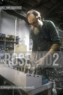 Venice, 1981. Italian painter Emilio Vedova in his studio / Venezia, 1981. Il pittore Emilio Vedova nel suo studio - ©Marcello Mencarini/Rosebud2