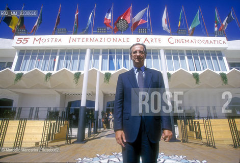 Venice lido, Venice Film Festival 1998. Italian Minister for Cultural Assets and Activities Walter Veltroni in front of the Cinema Palace / Lido di Venezia, Mostra del Cinema di Venezia 1998. Il ministro dei Beni culturali Walter Veltroni davanti al Palazzo del Cinema - ©Marcello Mencarini/Rosebud2