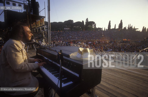 Rome, about 1985. Italian pop singer Antonello Venditti / Roma, 1985 circa. Il cantante Antonello Venditti - ©Marcello Mencarini/Rosebud2