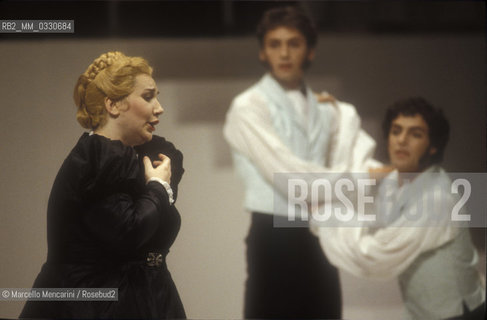 Ferrara City Theater, 1992. Soprano Cheryl Studer as Madame Cortese in Il viaggio a Reims staged by Luca Ronconi and conducted by Claudio Abbado / Ferrara, Teatro Comunale, 1992. Il soprano Cheryl Studer nel ruolo di Madama Cortese ne Il viaggio a Reims di Gioacchino Rossini con la regia di Luca Ronconi e la direzione dorchestra di Claudio Abbado, - ©Marcello Mencarini/Rosebud2