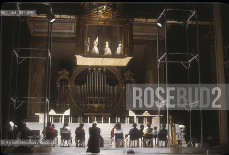 Pesaro, August 18, 1984. Rossini Opera Festival. Staging of Il viaggio a Reims (The Jorney to Reims) by Gioacchino Rossini. This is the first performance of that opera, staged by Luca Ronconi and conducted by Claudio Abbado, after the reconstruction of its manuscript, assumed lost, in the 1970s / Pesaro, 18 agosto 1984. Rossini Opera Festival. Messa in scena de Il viaggio a Reims di Gioacchino Rossini. E la prima rappresentazione dellopera, con la regia di Luca Ronconi e la direzione dorchestra di Claudio Abbado, dopo il ritrovamento e la ricomposizione negli anni 70 del suo manoscritto che si credeva perduto - ©Marcello Mencarini/Rosebud2