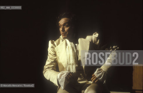 Pesaro, August 18, 1984. Rossini Opera Festival. Bass-baritone Ruggero Raimondi as Don Profondo in Il viaggio a Reims (The Jorney to Reims) by Gioacchino Rossini. This is the first performance of that opera staged by Luca Ronconi and conducted by Claudio Abbado, after the reconstruction of its manuscript, assumed lost, in the 1970s / Pesaro, 18 agosto 1984. Rossini Opera Festival. Il basso baritono Ruggero Raimondi nel ruolo di Don Profondo ne Il viaggio a Reims di Gioacchino Rossini. E la prima rappresentazione dellopera con la regia di Luca Ronconi e la direzione dorchestra di Claudio Abbado, dopo il ritrovamento e la ricomposizione negli anni 70 del suo manoscritto che si credeva perduto - ©Marcello Mencarini/Rosebud2