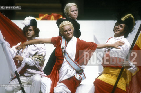 Pesaro, August 18, 1984. Rossini Opera Festival. Mezzo-soprano Lucia Valentini Terrani as Marchesa Melibea in Il viaggio a Reims (The Jorney to Reims) by Gioacchino Rossini. This is the first performance of that opera staged by Luca Ronconi and conducted by Claudio Abbado, after the reconstruction of its manuscript, assumed lost, in the 1970s / Pesaro, 18 agosto 1984. Rossini Opera Festival. Il mezzosoprano Lucia Valentini Terrani nel ruolo della contessa Melibea ne Il viaggio a Reims di Gioacchino Rossini. E la prima rappresentazione dellopera con la regia di Luca Ronconi e la direzione dorchestra di Claudio Abbado, dopo il ritrovamento e la ricomposizione negli anni 70 del suo manoscritto che si credeva perduto - ©Marcello Mencarini/Rosebud2