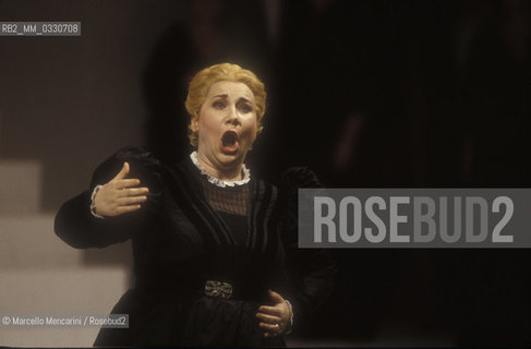 Ferrara City Theater, 1992. Soprano Cheryl Studer as Madame Cortese in Il viaggio a Reims staged by Luca Ronconi and conducted by Claudio Abbado / Ferrara, Teatro Comunale, 1992. Il soprano Cheryl Studer nel ruolo di Madama Cortese ne Il viaggio a Reims di Gioacchino Rossini con la regia di Luca Ronconi e la direzione dorchestra di Claudio Abbado, - ©Marcello Mencarini/Rosebud2