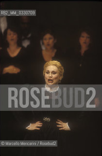 Ferrara City Theater, 1992. Soprano Cheryl Studer as Madame Cortese in Il viaggio a Reims staged by Luca Ronconi and conducted by Claudio Abbado / Ferrara, Teatro Comunale, 1992. Il soprano Cheryl Studer nel ruolo di Madama Cortese ne Il viaggio a Reims di Gioacchino Rossini con la regia di Luca Ronconi e la direzione dorchestra di Claudio Abbado, - ©Marcello Mencarini/Rosebud2