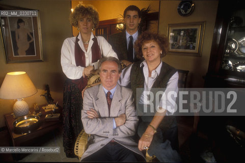 Brescia, 1989. Coach of the Italian national soccer team Azeglio Vicini, his wife Ines and their sons Lia and Gianluca / Brescia, 1989. Lallenatore della Nazionale di calcio Azeglio Vicini, sua moglie Ines e i loro figli Lia e Gianluca - ©Marcello Mencarini/Rosebud2