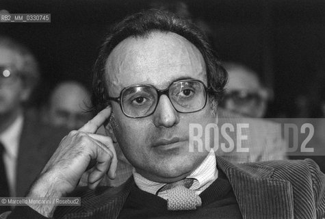 Italian historian Lucio Villari during a lecture (1980) / Lo storico Lucio Villari durante una conferenza (1980) - ©Marcello Mencarini/Rosebud2