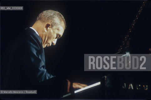 Bulgarian-born French classical pianist Alexis Weissenberg performing (about 1985) / Il pianista Alexis Weissenberg in concerto (1985 circa) - ©Marcello Mencarini/Rosebud2