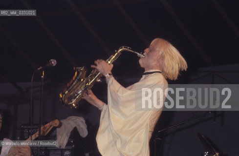 Rome, about 1980. American rock musician multi-instrumentalist Edgar Winter performing / Roma, 1980 circa. Il miusicista polistrumentista Edgar Winter in concerto - ©Marcello Mencarini/Rosebud2