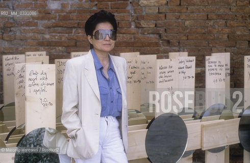 Venice Art Biennale 1990. Japanese-American artist Yoko Ono / Biennale Arte di Venezia 1990. Lartista Yoko Ono - ©Marcello Mencarini/Rosebud2