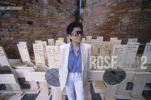 Venice Art Biennale 1990. Japanese-American artist Yoko Ono / Biennale Arte di Venezia 1990. Lartista Yoko Ono - ©Marcello Mencarini/Rosebud2