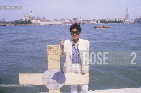 Venice Art Biennale 1990. Japanese-American artist Yoko Ono / Biennale Arte di Venezia 1990. Lartista Yoko Ono - ©Marcello Mencarini/Rosebud2