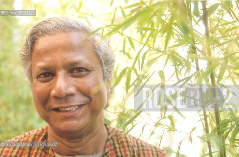 Mantua Literature Festival, 1999. Bangladeshi economist Muhammad Yunus, founded Grameen Bank and pioneered the concepts of microcredit and microfinance / Festivaletteratura di Mantova 1999. Leconomista bengalese Muhammad Yunus, fondatore della Grameen Bank (banca etica) ed idetore del microcredito - ©Marcello Mencarini/Rosebud2